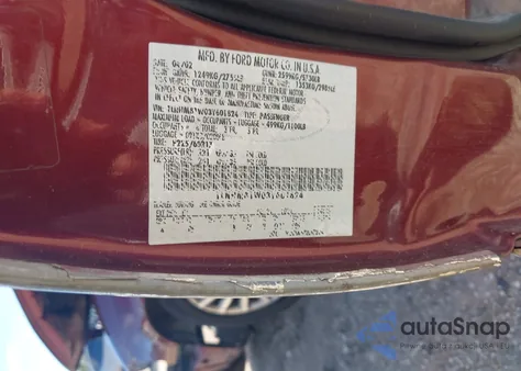 2003 Lincoln Town Car Executive из США, поврежденный, VIN 1LNHM81W03Y601824